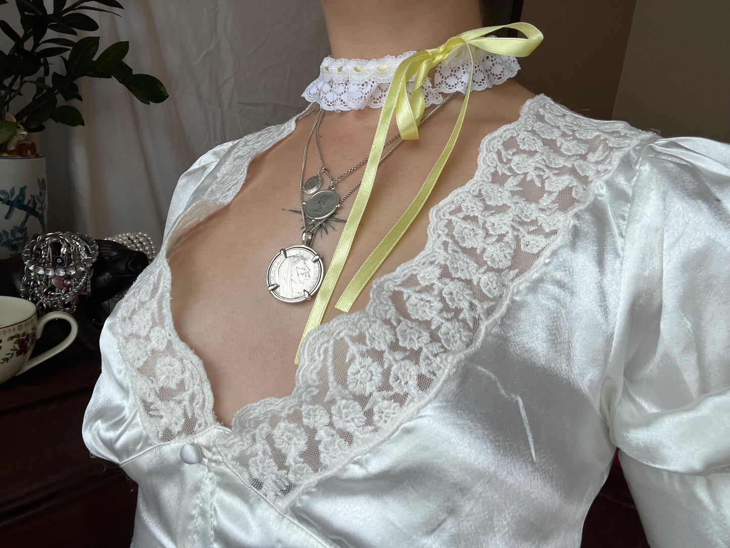 Sunny Lace Collar