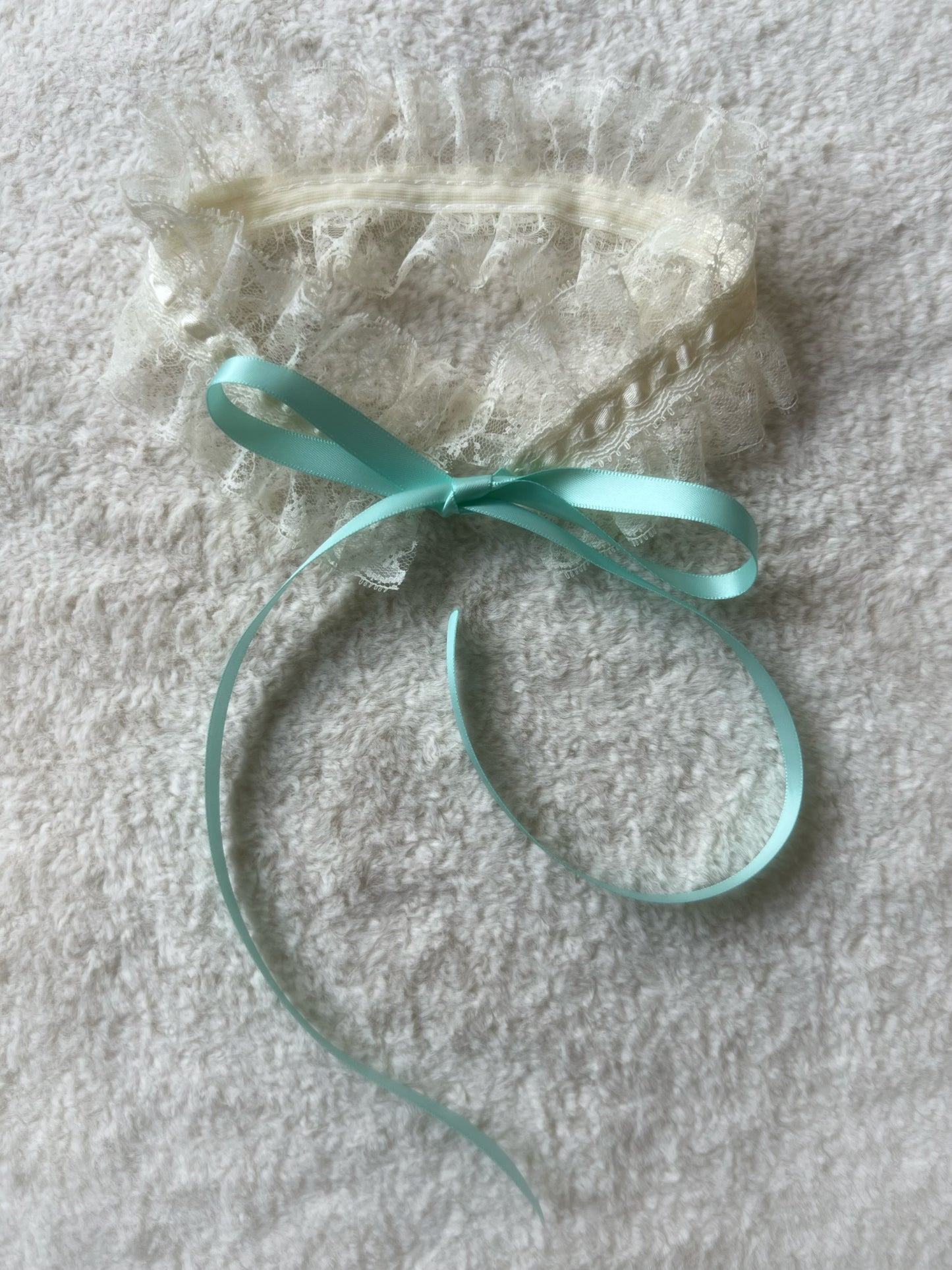 Mint Cream Lace Collar