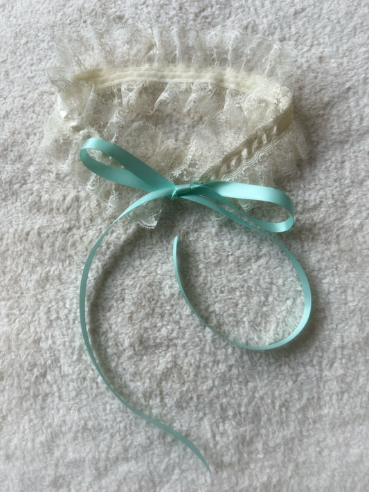 Mint Cream Lace Collar