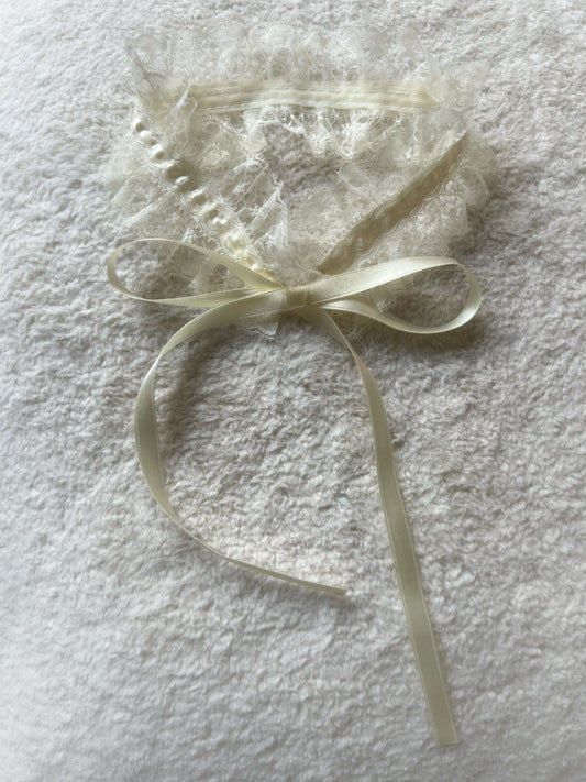 Ivory Lace Collar