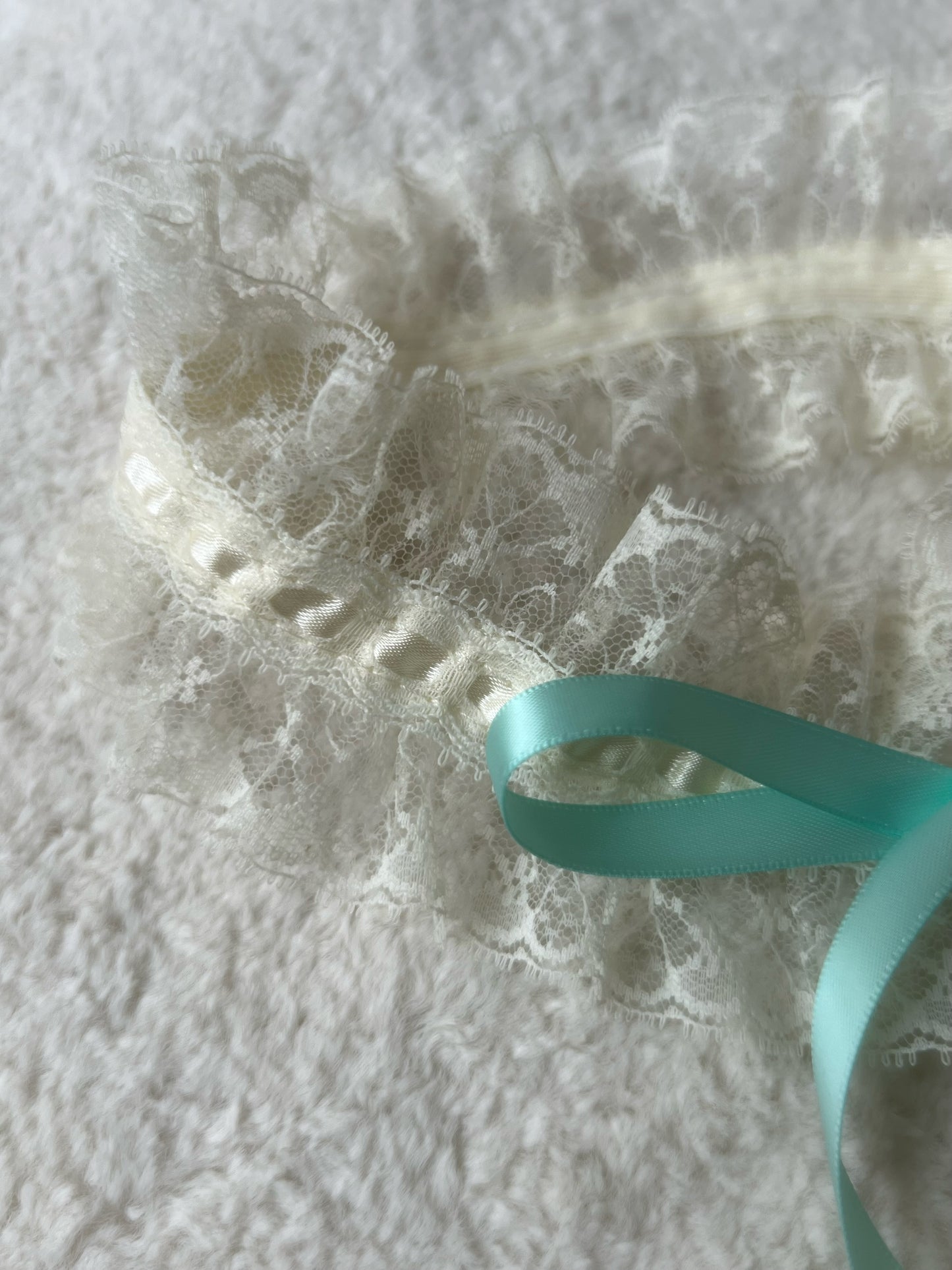 Mint Cream Lace Collar