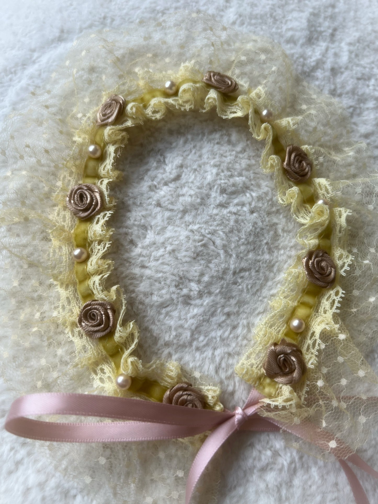 Lemon Rosebud Lace Collar